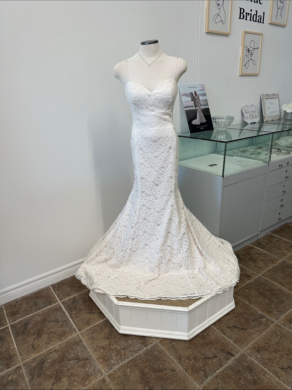 Lace Sweetheart Mermaid Bridal Dress - White